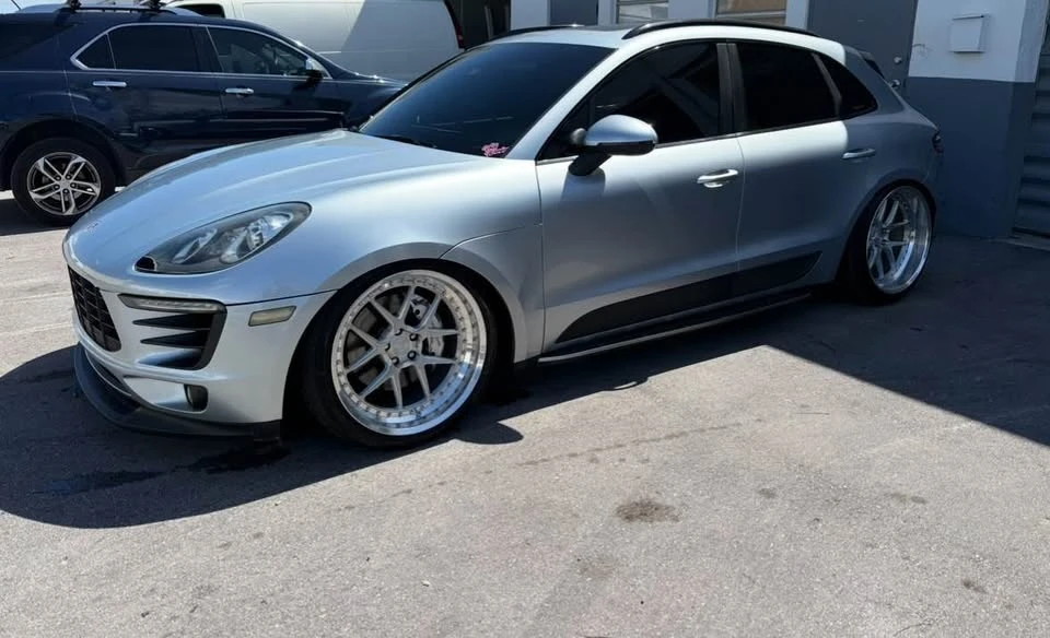 2016 Porsche Macan - Image 2 of 4