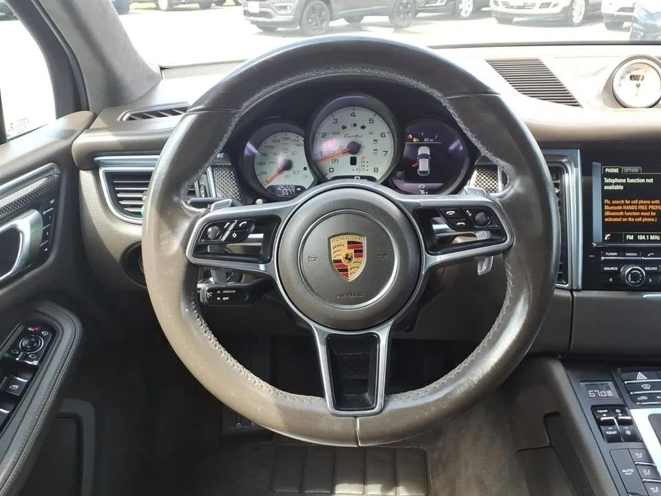 2016 Porsche Macan - Image 17 of 20
