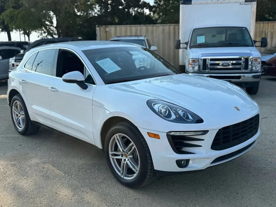 2016 Porsche Macan - Image 11 of 14