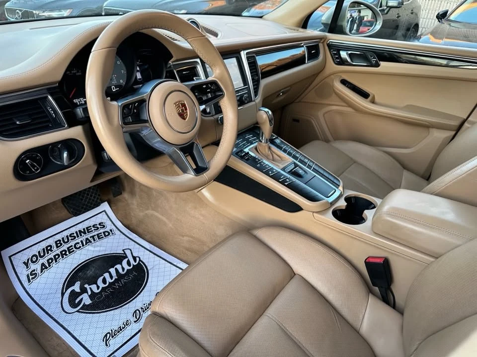 2016 Porsche Macan - Image 10 of 15