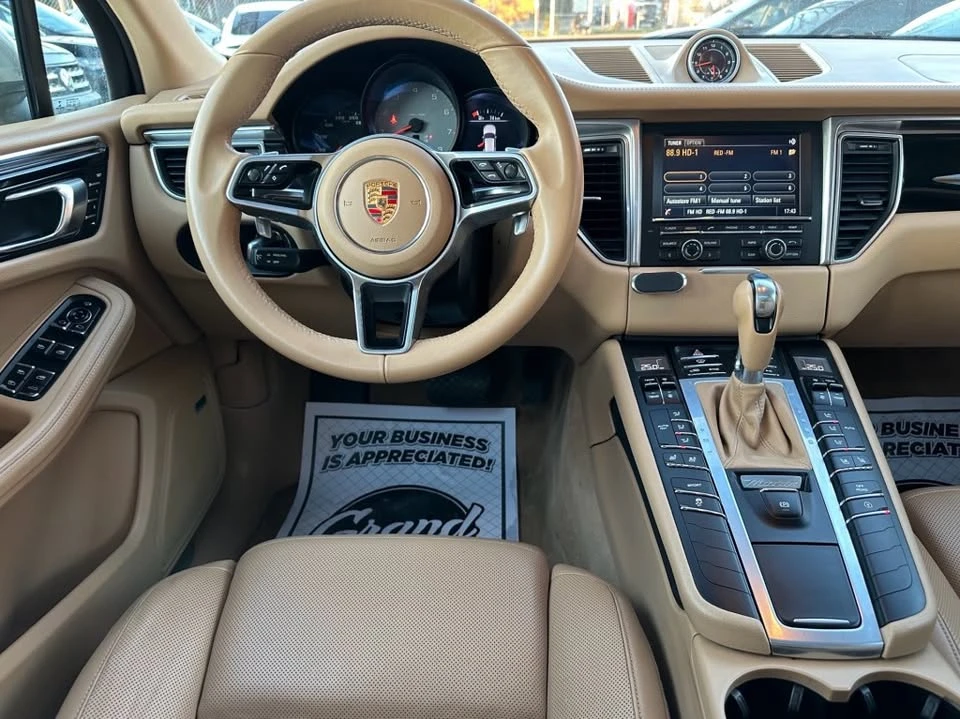 2016 Porsche Macan - Image 12 of 15