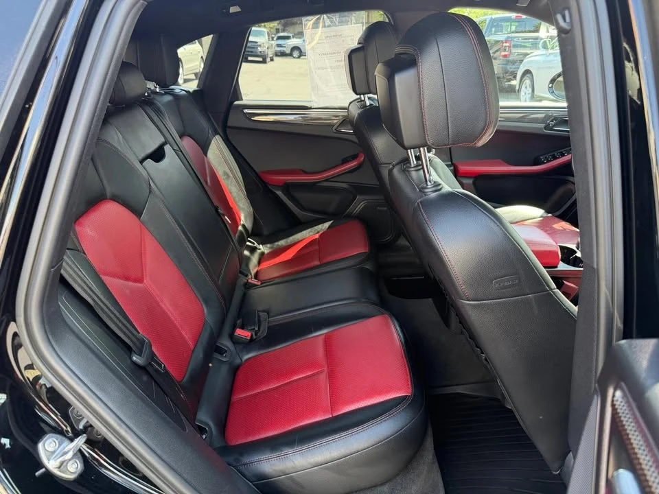 2016 Porsche Macan - Image 10 of 12