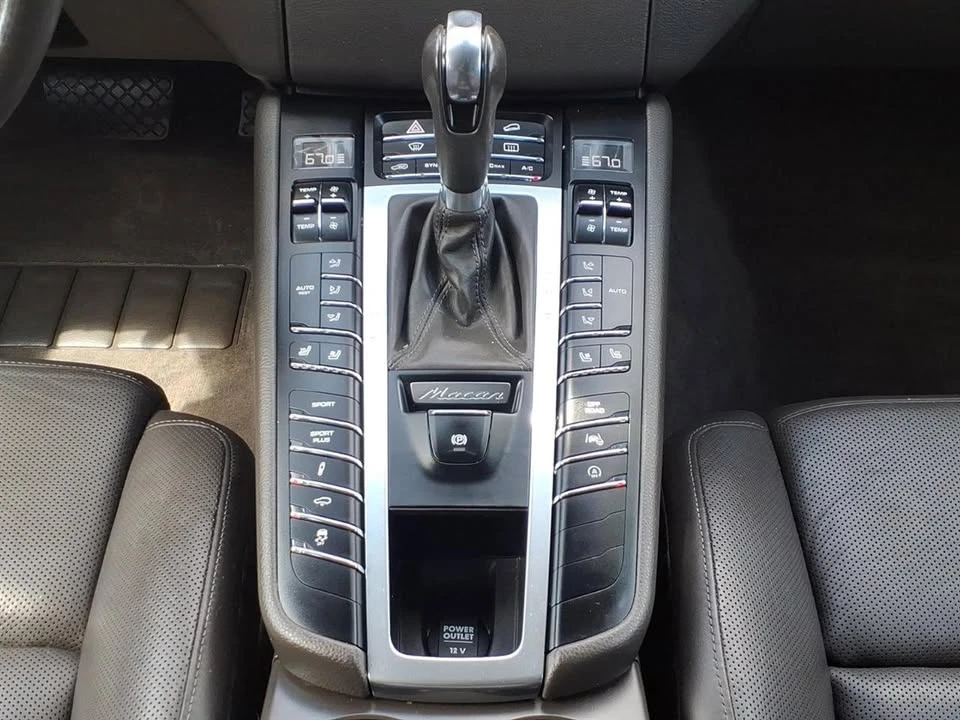 2016 Porsche Macan - Image 19 of 20