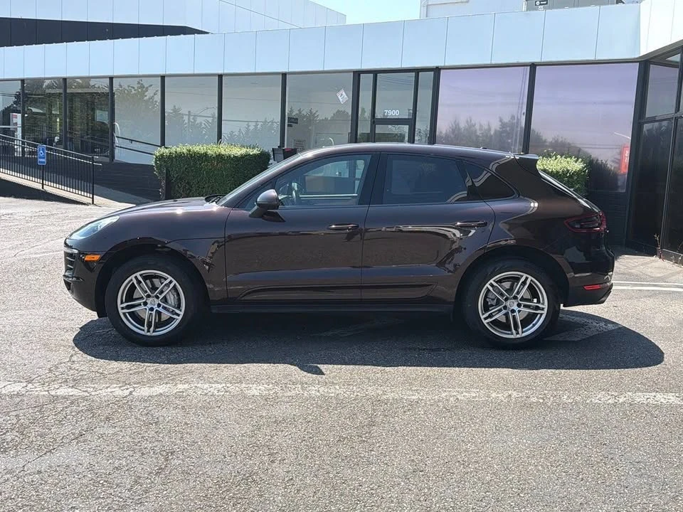 2016 Porsche Macan - Image 2 of 20