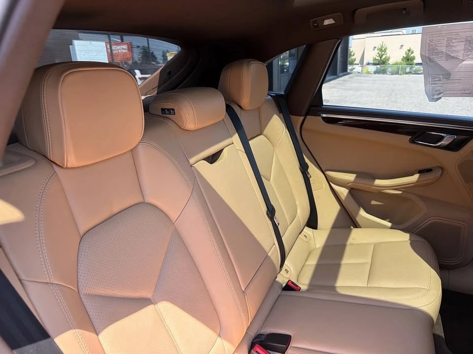 2016 Porsche Macan - Image 17 of 20