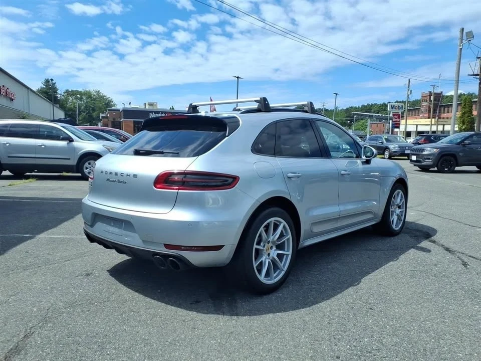 2016 Porsche Macan - Image 9 of 20