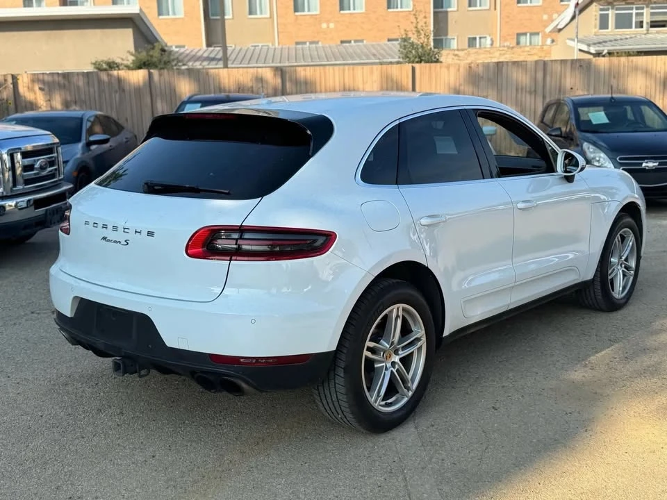 2016 Porsche Macan - Image 7 of 16