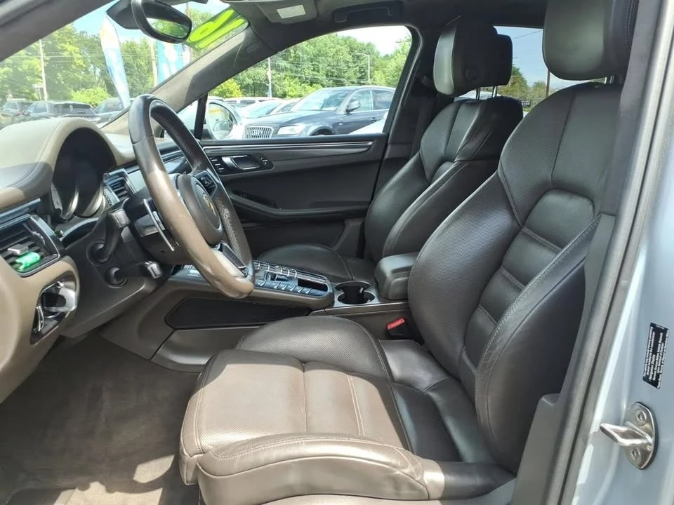 2016 Porsche Macan - Image 12 of 20