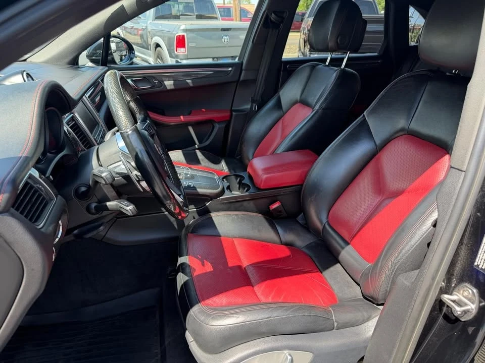 2016 Porsche Macan - Image 7 of 12