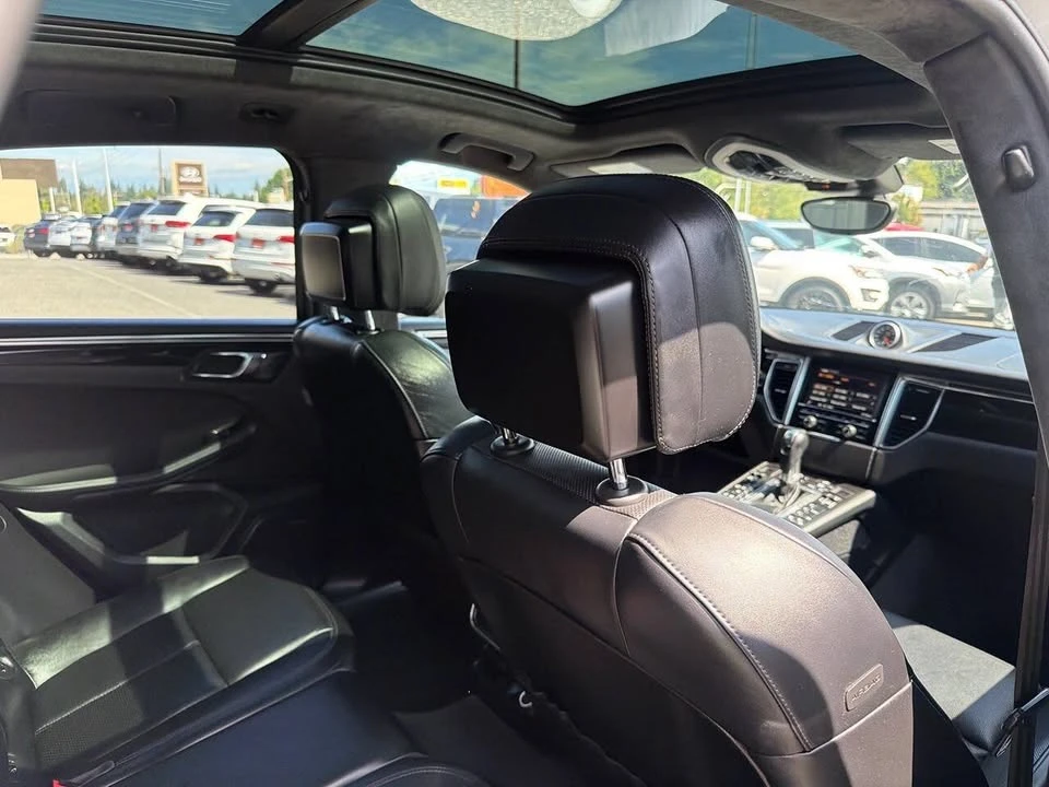2016 Porsche Macan - Image 17 of 20