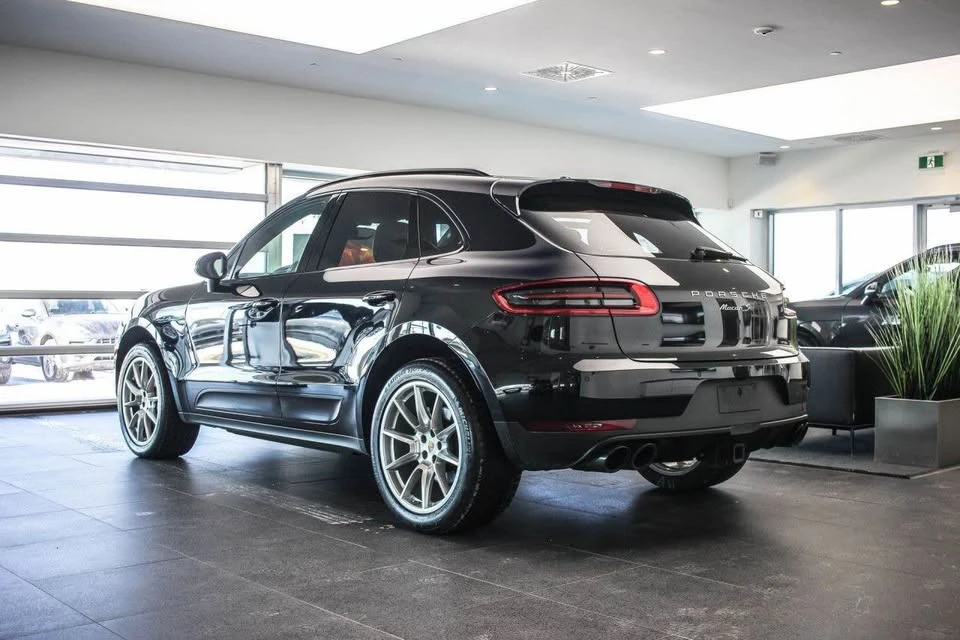2016 Porsche Macan - Image 3 of 3