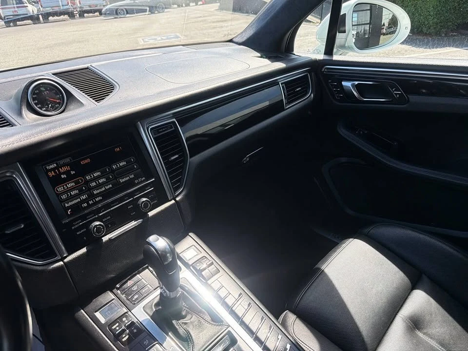 2016 Porsche Macan - Image 19 of 20