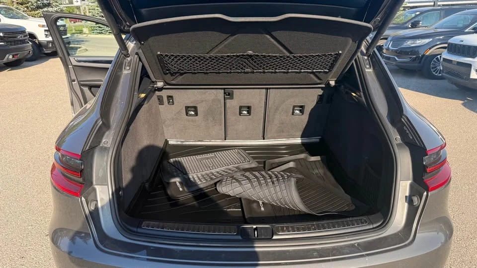 2016 Porsche Macan - Image 11 of 14