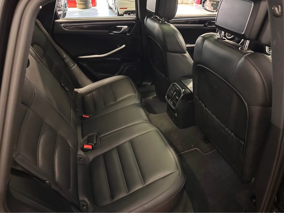 2016 Porsche Macan - Image 8 of 18