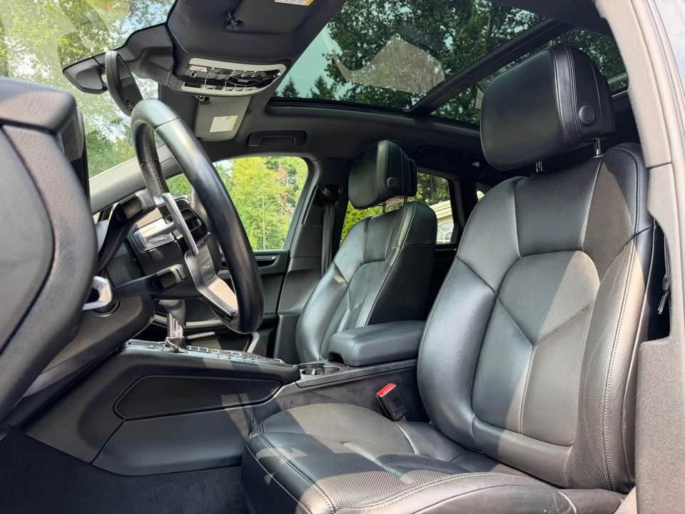 2016 Porsche Macan - Image 13 of 20