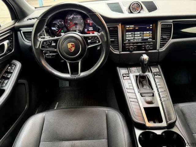 2016 Porsche Macan - Image 12 of 20
