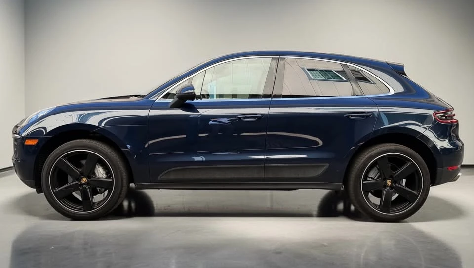 2016 Porsche Macan - Image 2 of 20