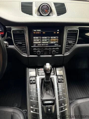 2016 Porsche Macan - Image 18 of 20