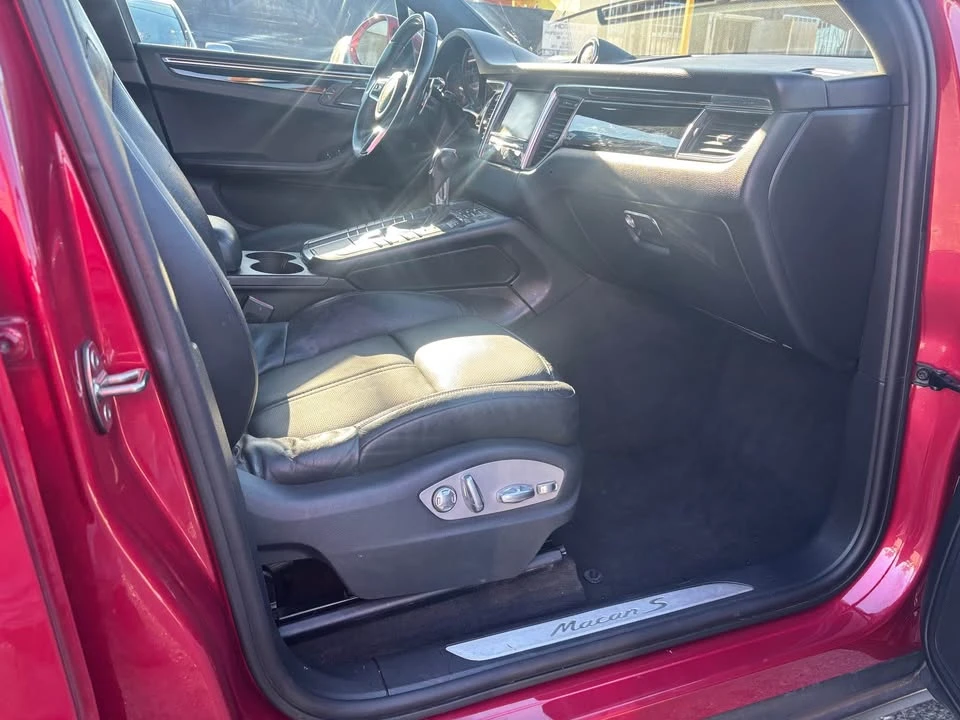 2016 Porsche Macan - Image 10 of 20