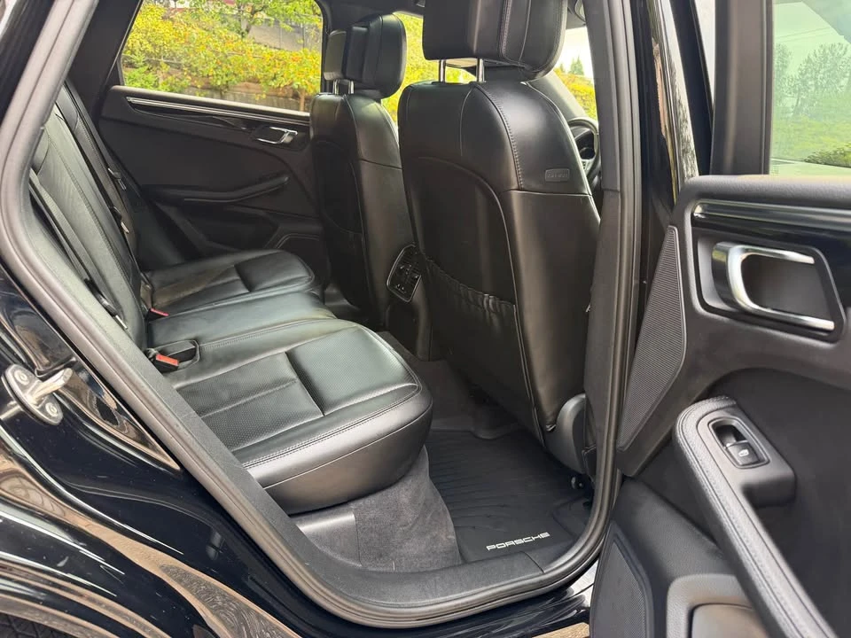 2016 Porsche Macan - Image 11 of 20
