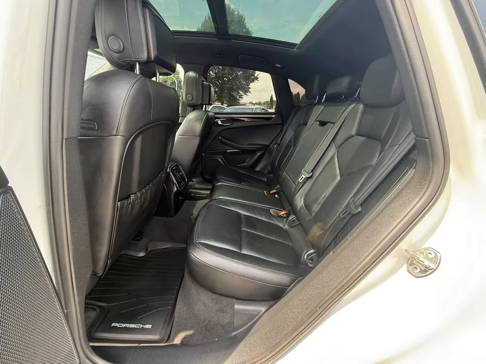2016 Porsche Macan - Image 11 of 17