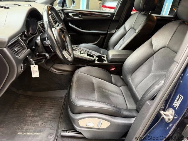 2016 Porsche Macan - Image 9 of 20