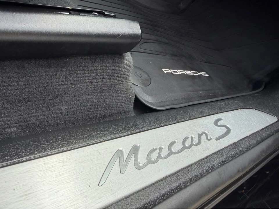2016 Porsche Macan - Image 9 of 20