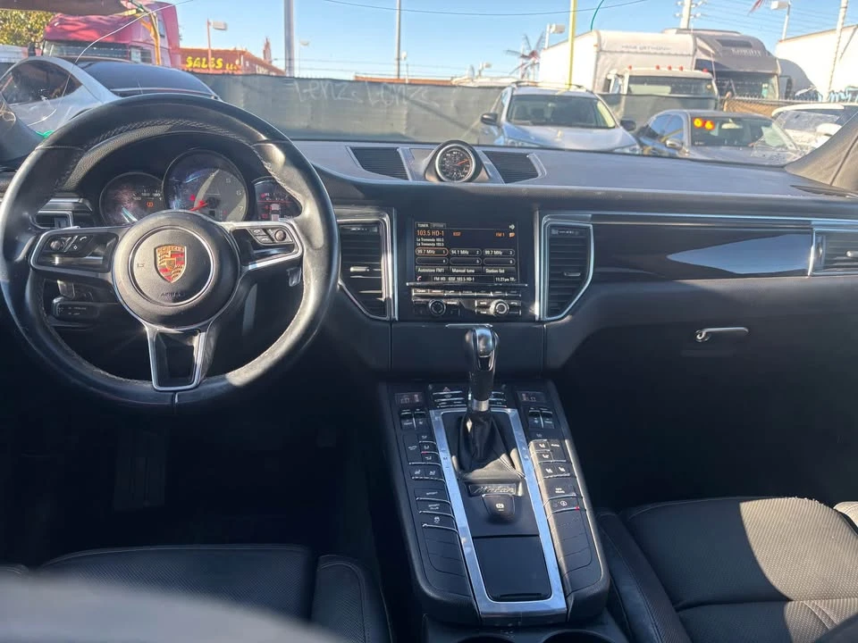 2016 Porsche Macan - Image 15 of 20