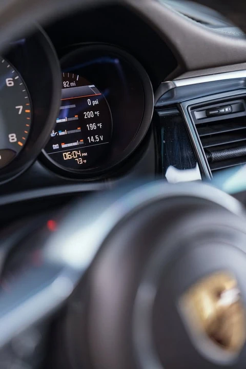 2016 Porsche Macan - Image 19 of 20