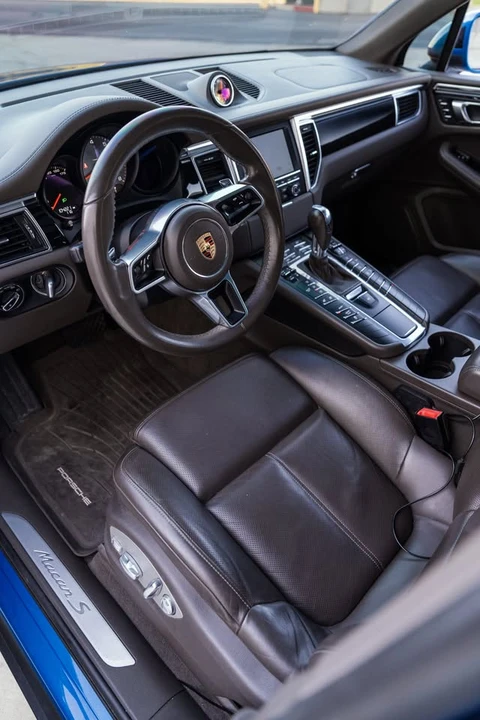 2016 Porsche Macan - Image 18 of 20