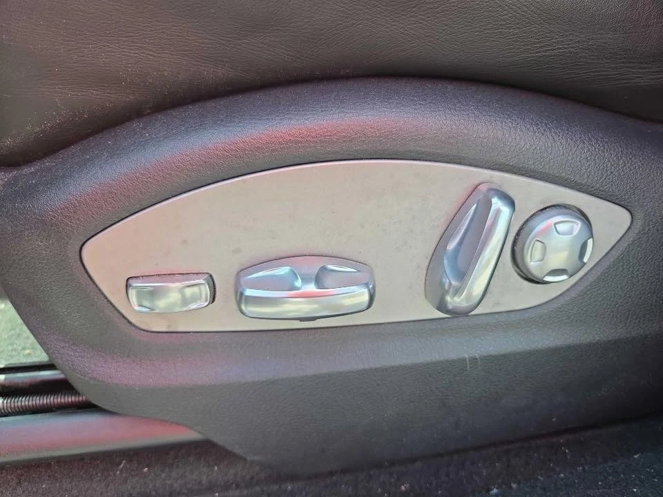 2016 Porsche Macan - Image 16 of 20
