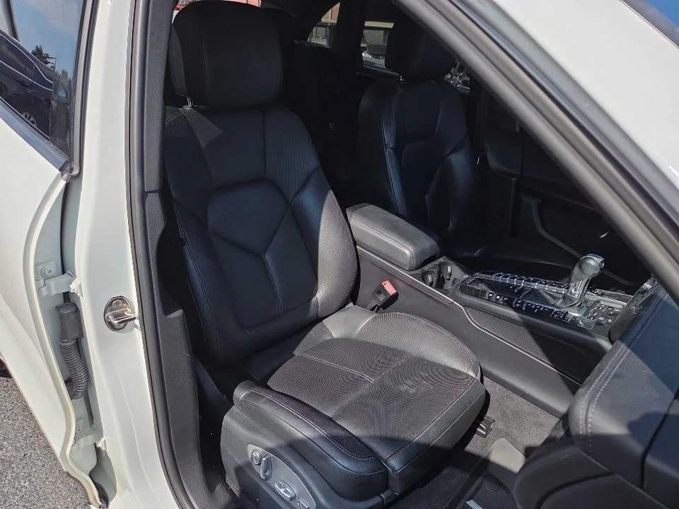 2016 Porsche Macan - Image 10 of 20