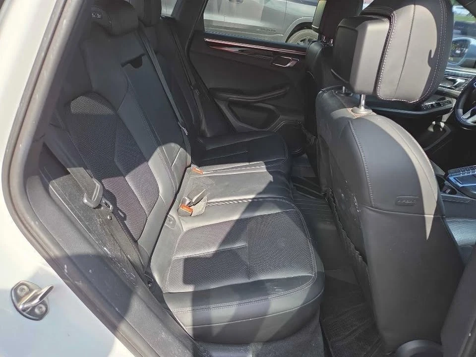 2016 Porsche Macan - Image 11 of 20