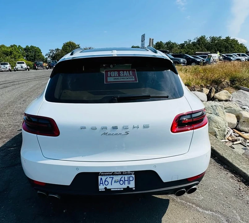 2016 Porsche Macan - Image 2 of 9