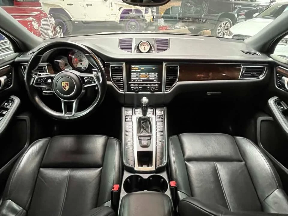 2016 Porsche Macan - Image 10 of 20