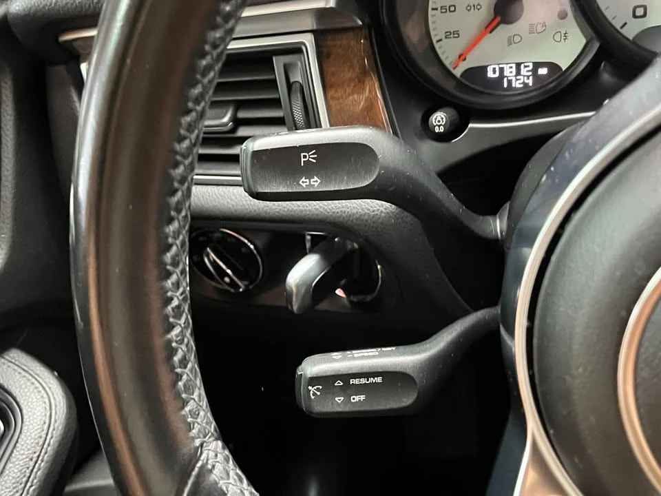2016 Porsche Macan - Image 16 of 20
