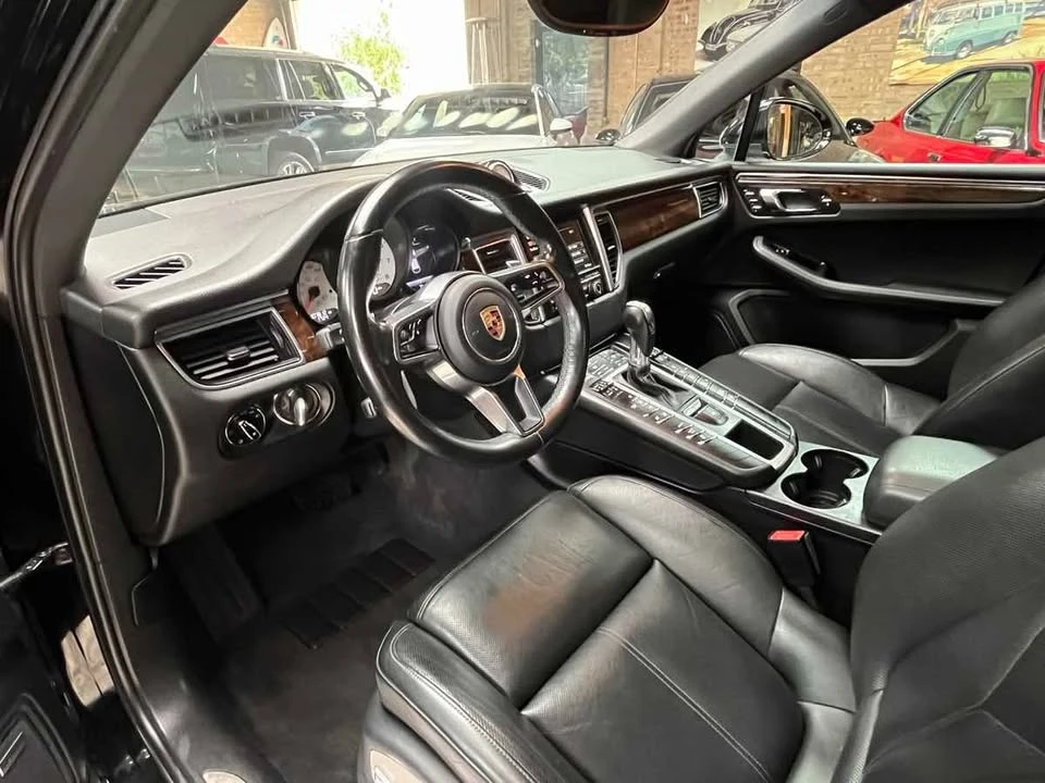 2016 Porsche Macan - Image 11 of 20