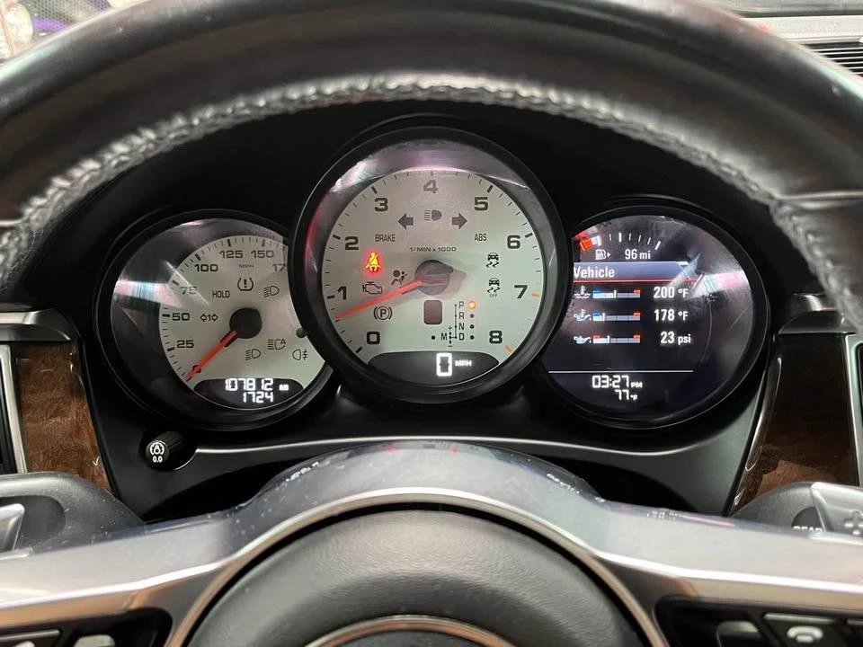 2016 Porsche Macan - Image 13 of 20