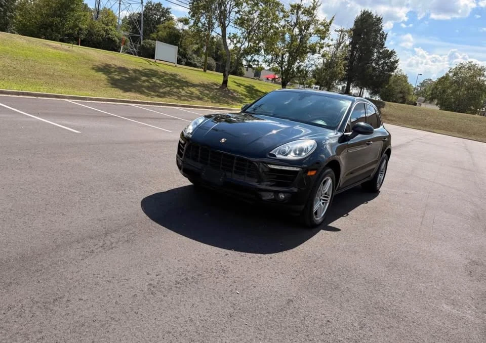 2016 Porsche Macan - Image 2 of 12