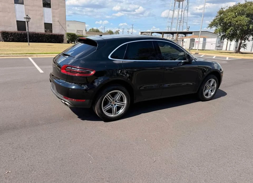 2016 Porsche Macan - Image 7 of 12
