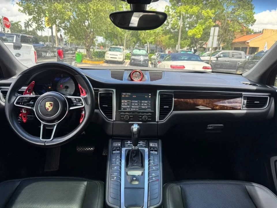 2016 Porsche Macan - Image 17 of 20