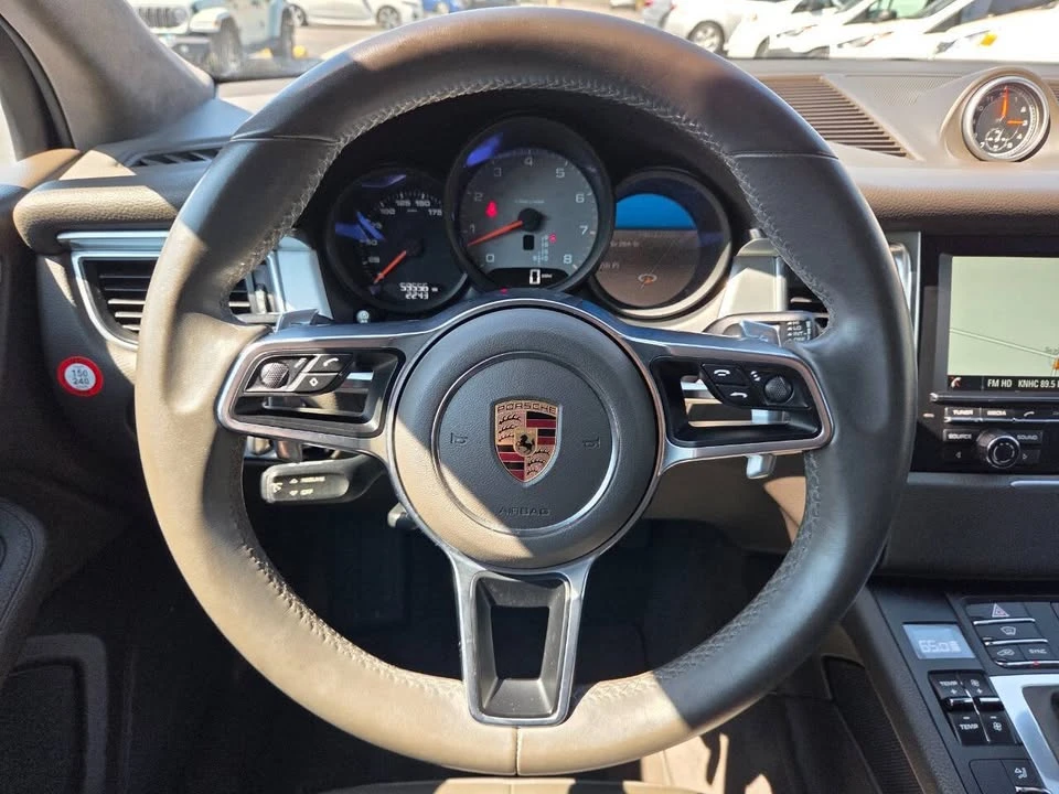 2016 Porsche Macan - Image 11 of 19