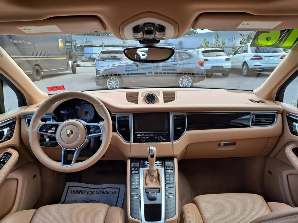 2016 Porsche Macan - Image 8 of 11