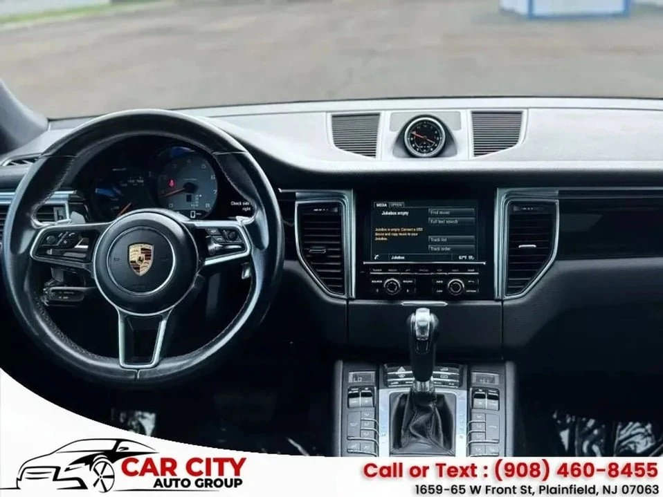 2016 Porsche Macan - Image 18 of 20