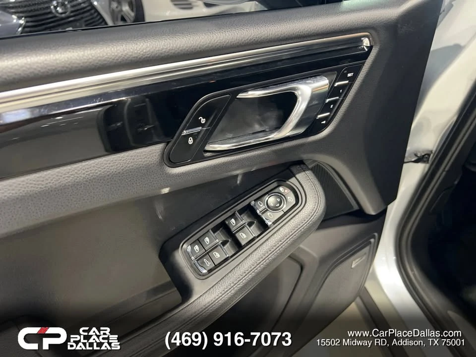 2016 Porsche Macan - Image 14 of 19