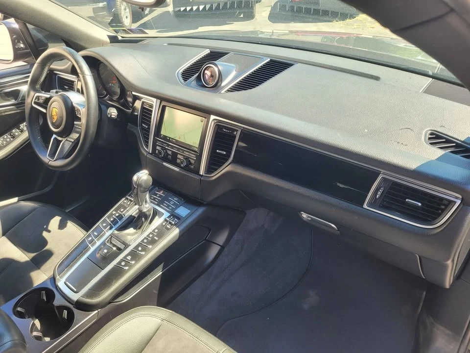 2016 Porsche Macan - Image 7 of 17