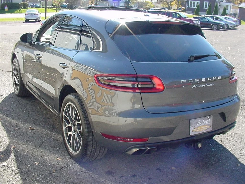 2016 Porsche Macan Turbo - Image 8 of 21