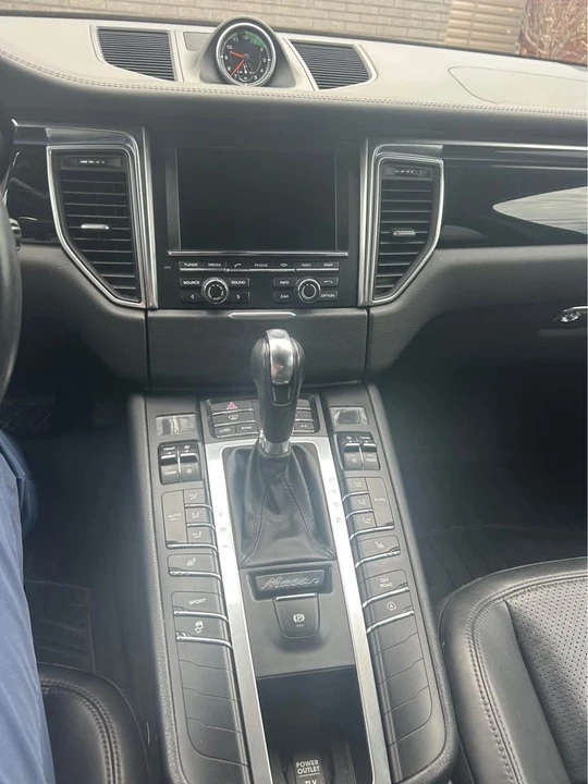 2016 Porsche Macan S - Image 7 of 9