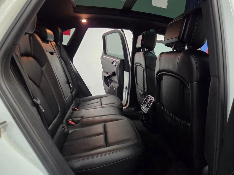 2016 Porsche Macan S - Image 9 of 20