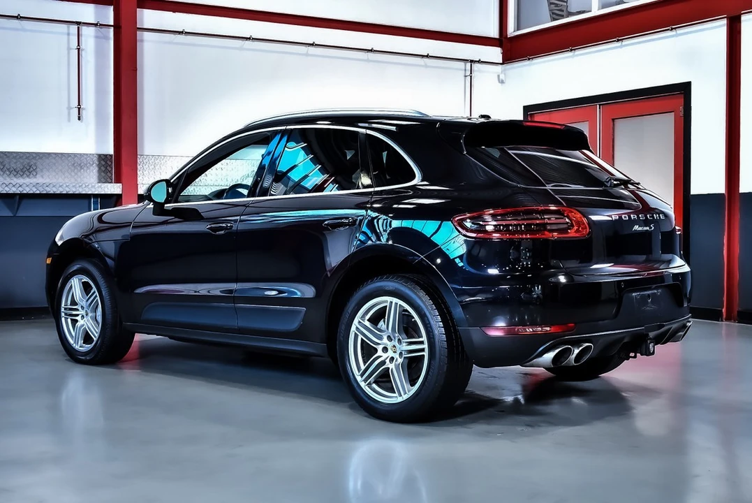 2016 Porsche Macan S - Image 24 of 30